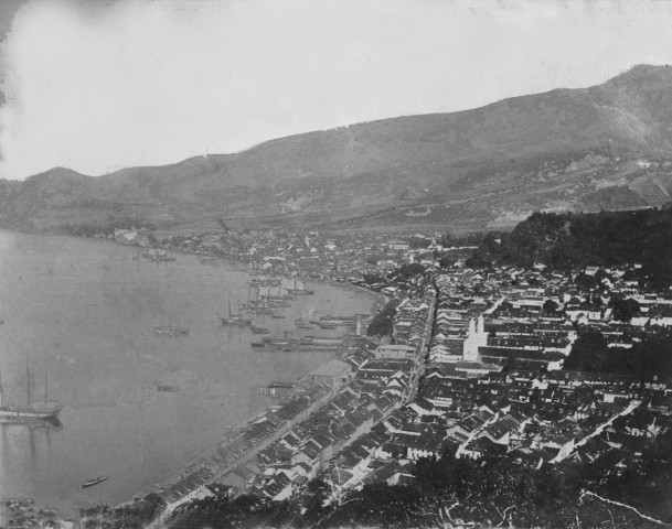 Saint-Pierre. Vue générale de la ville avant l'éruption du 08 mai 1902