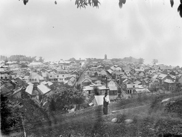 Fort-de-France. Vue générale de la ville après la première éruption du 08 mai 1902