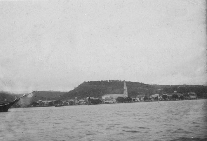Saint-Pierre. Vue générale avant l'éruption du 08 mai 1902. Vue prise de la mer