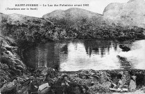 Saint-Pierre. Le Lac des Palmistes avant 1902. (Touristes sur le bord)