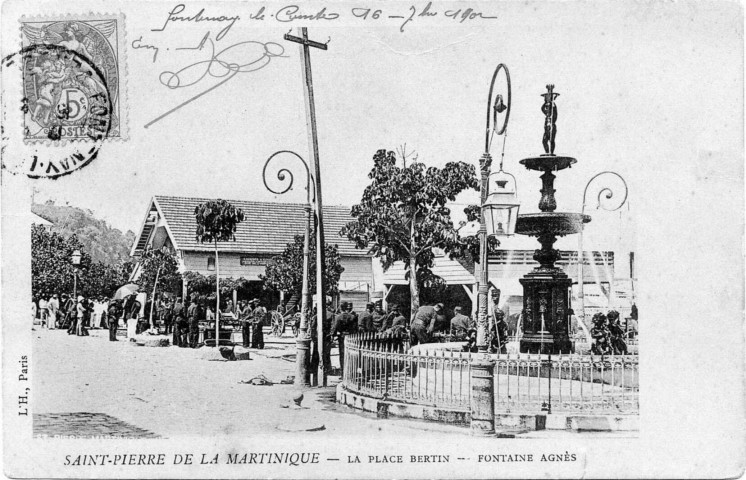Saint-Pierre de la Martinique. La place Bertin. Fontaine Agnès