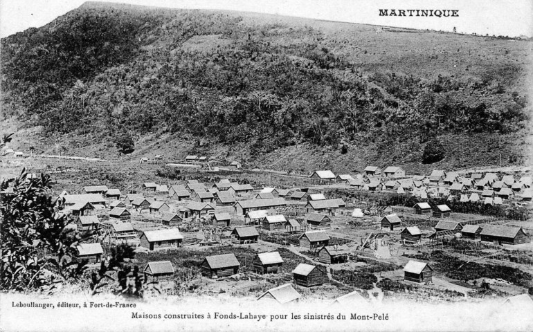 Martinique. Maisons construites à Fonds-Lahaye pour les sinistrés du Mont-Pelé