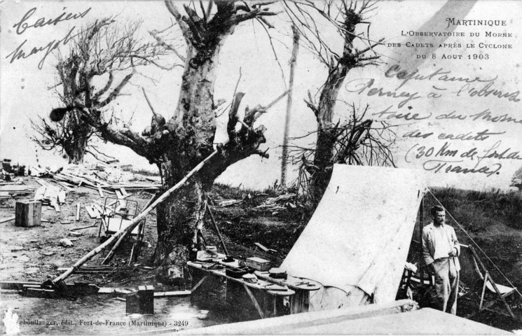 Martinique. L'observatoire du Morne des Cadets après le cyclone du 8 août 1903