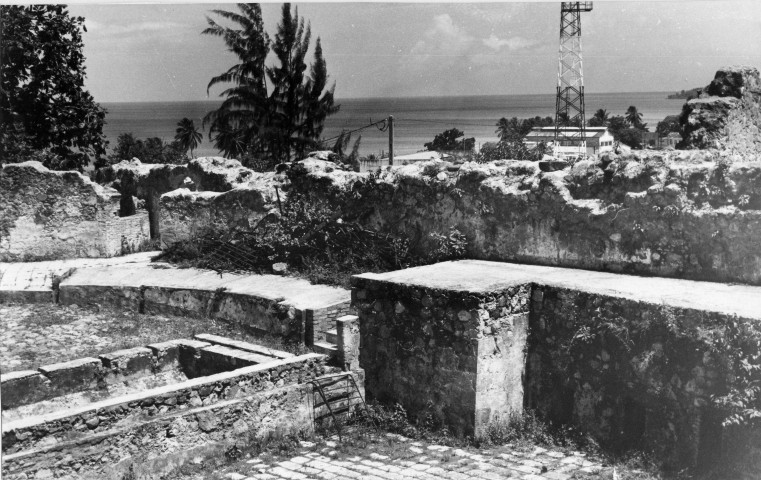 Saint-Pierre. Ruines du théâtre