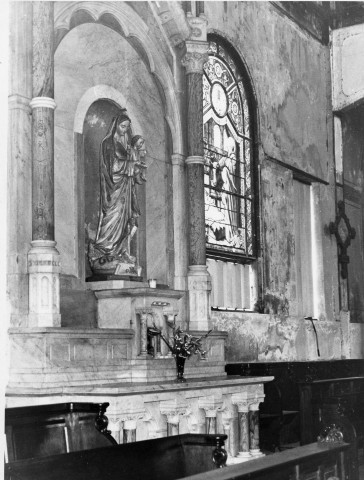 Fort-de-France. Intérieur de la cathédrale : Statue de la Vierge Marie