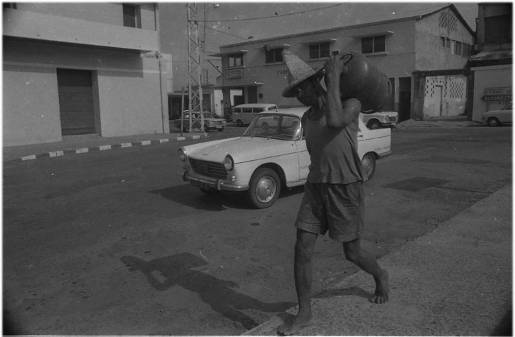 Fort-de-France, centre-ville. jeu d'enfants dans les rues