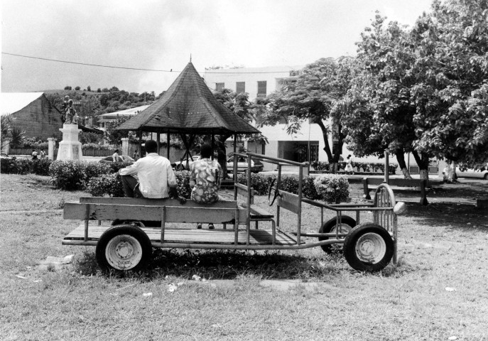 Trinité : place Joyeuse