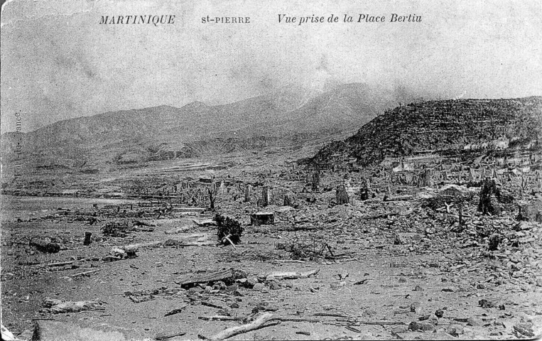 Martinique. Saint-Pierre. Vue prise de la place Bertin