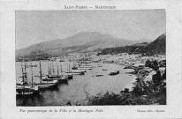 Saint-Pierre. Martinique. Vue panoramique de la ville et la montagne Pelée