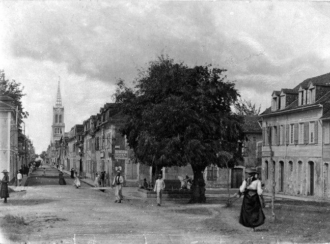 Fort-de-France. Centre de la rue Schoelcher