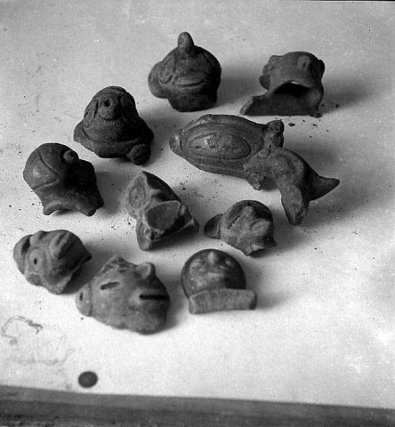 Objets précolombiens d'époque saladoïde, découverts sur les sites du Marigot et de Vivé au Lorrain