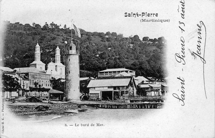 Saint-Pierre (Martinique). Le bord de mer