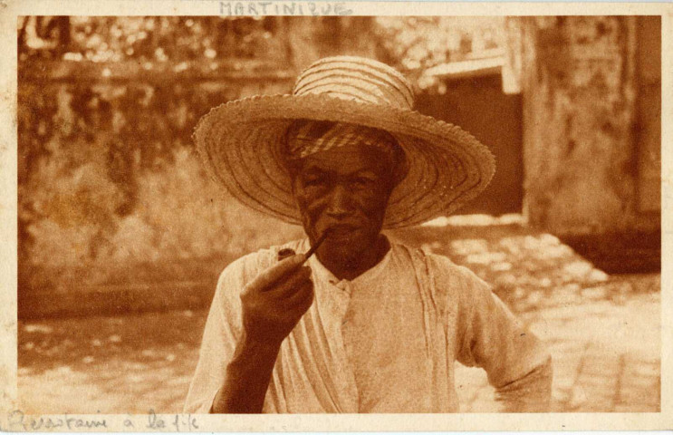 Martinique. Comité du Tricentenaire. Pierrotaine à la Pipe