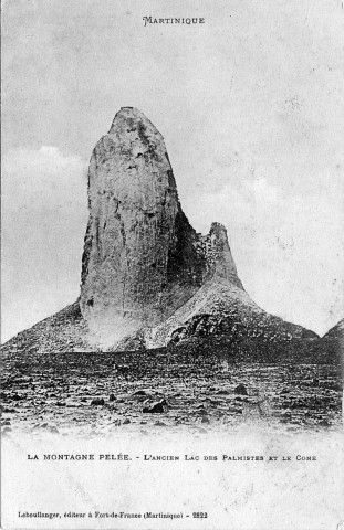 Martinique. La montagne Pelée. L'ancien lac des Palmistes et le cône