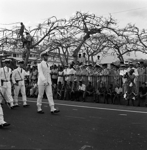 Fort-de-France, centre-ville. carnaval : défilé d'enfants déguisés ; visite officielle d'Olivier Rey, ministre de l'Outre-mer