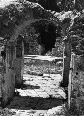 Saint-Pierre. Ruines du théâtre