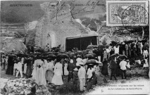 Martinique. Cérémonie religieuse sur les ruines de la cathédrale de Saint-Pierre