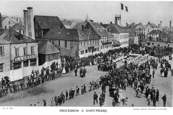 Saint-Pierre. Procession