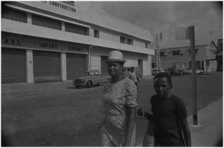 Fort-de-France, centre-ville. jeu d'enfants dans les rues