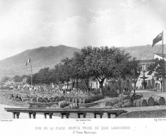 Vue de la place Bertin prise du quai Larougerie. Saint-Pierre Martinique