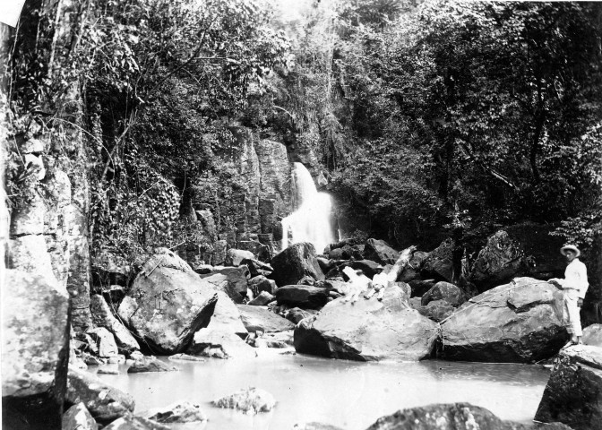 Carbet. Cascade des Pitons