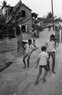 Fort-de-France, centre-ville. jeu d'enfants dans les rues