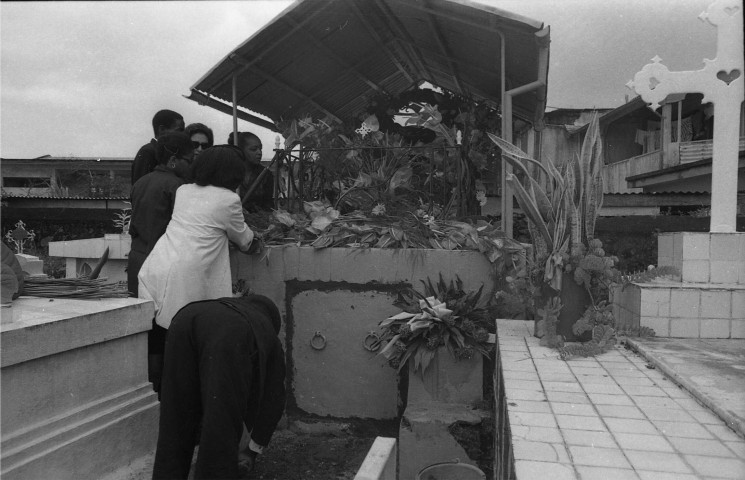 Gros-Morne, bourg. cérémonie d'enterrement de Madame Anca Bertrand