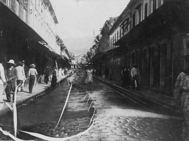 Saint-Pierre. La rue Victor Hugo avant l'éruption du 8 mai 1902