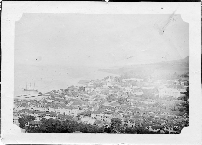 Saint-Pierre. Vue générale de la ville