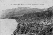 Vue générale de Saint-Pierre (Martinique), après la catastrophe du 8 mai 1902