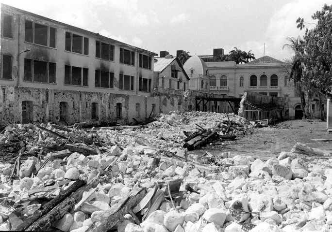 Fort-de-France : amoncellement de gravats