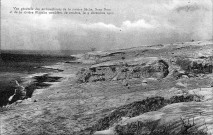 Vue générale des embouchures de la rivière Sèche, Sans Nom et de la rivière Blanche comblées de cendres, le 9 décembre 1929