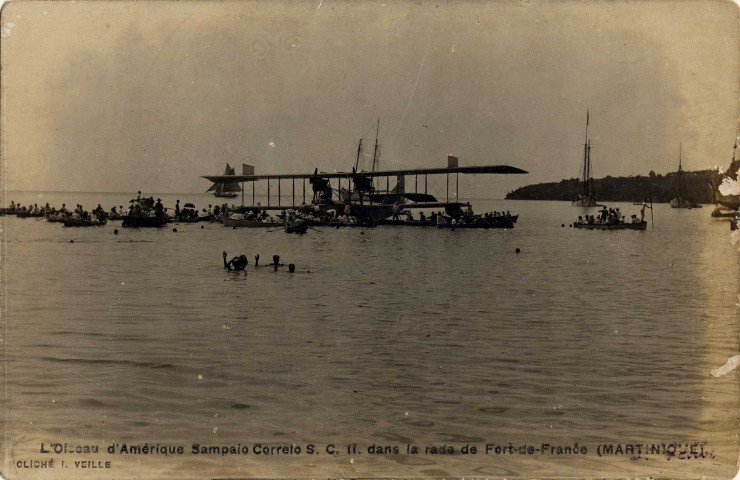 Martinique. L'oiseau d'Amérique Sampaio Correio S. C. II. dans la rade de Fort-de-France