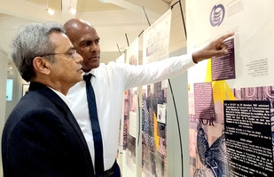 Visite de l'exposition "Clovis Beauregard" en compagnie de Serge Letchimy, président du conseil exécutif de la Collectivité territoriale de Martinique. Photo D. Charles-Sainte-Claire
