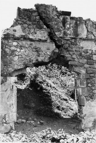 Saint-Pierre. Ruines de l'église du Fort