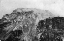 Le Mont Pelé vu du sommet. Le nouveau dôme surplombant l'ancien