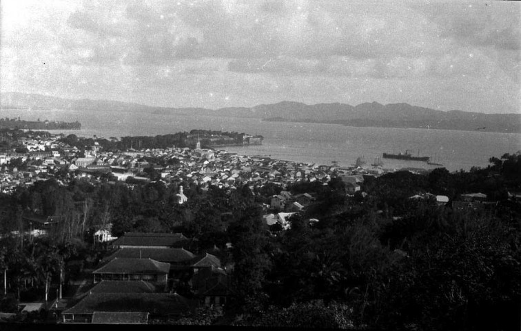 Vue générale de Fort-de-France, prise depuis un morne