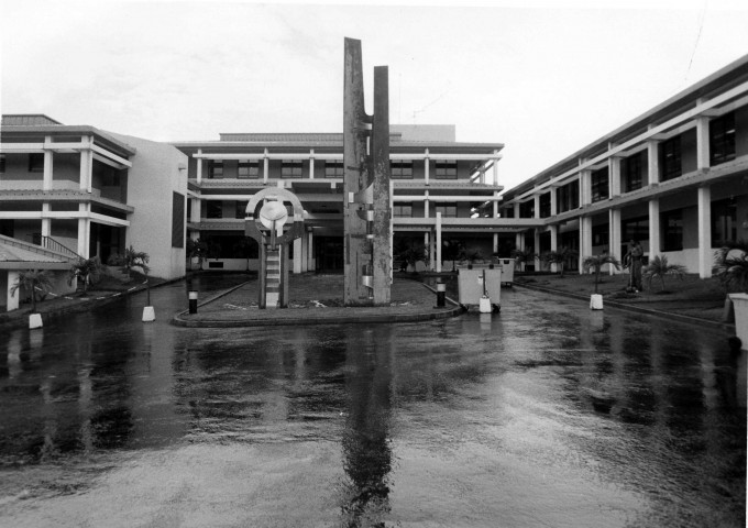 Fort-de-France : hôtel des impôts