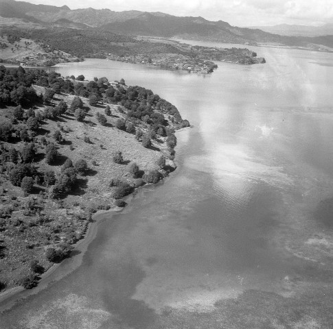 Le Diamant (Pointe Cherry), Fort-de-France (Dillon), le Lamentin, la Trinité, Sainte-Anne, Sainte-Luce, le Vauclin (Baie des Mulets). Technique photographique : vue aérienne