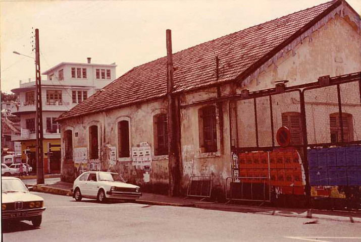 Martinique. Fort-de-France. Un des immeubles constituant l'ancienne direction de l'artillerie démolie depuis