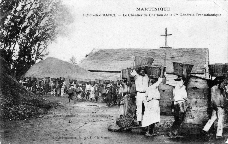 Martinique. Fort-de-France. Le chantier de charbon de la Compagnie Générale Transatlantique