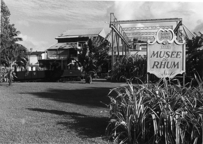 Sainte-Marie : maison du rhum, vue de l'extérieur