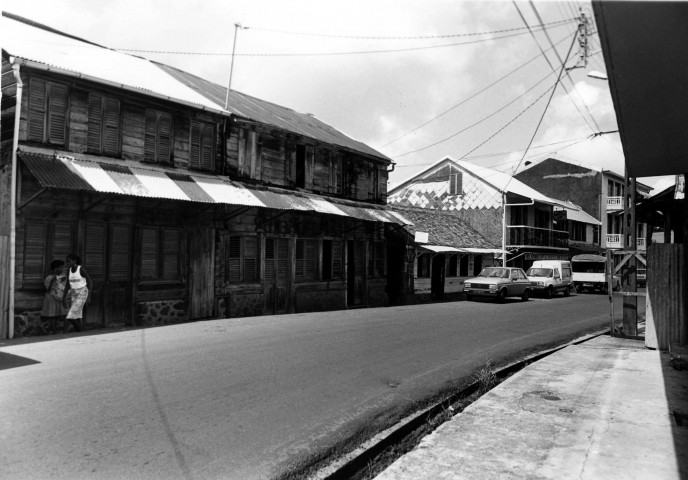 Saint-Esprit : scène de rue