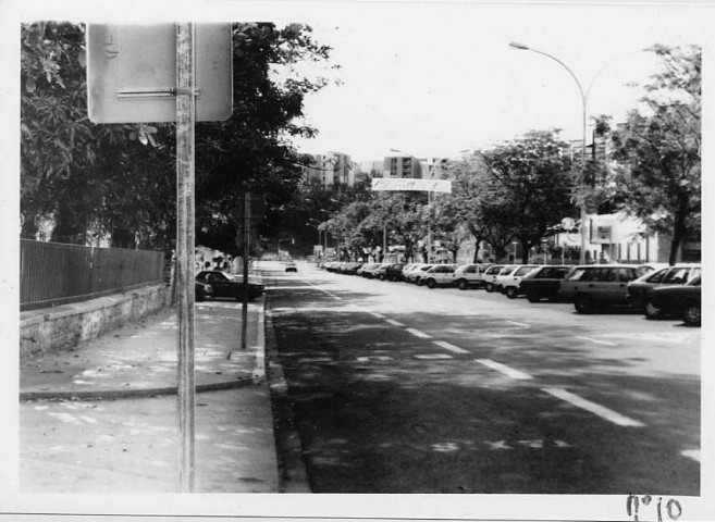 Martinique. Fort-de-France. Boulevard du Général de Gaulle au niveau de la sécurité sociale