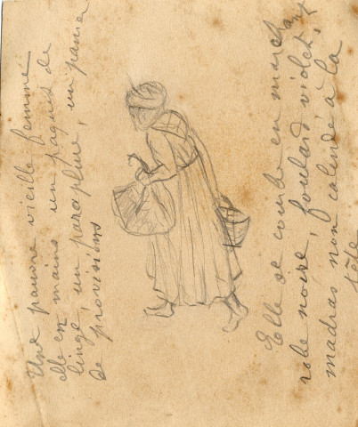 Vieille femme, paquet de vêtements et panier de provisions au bras