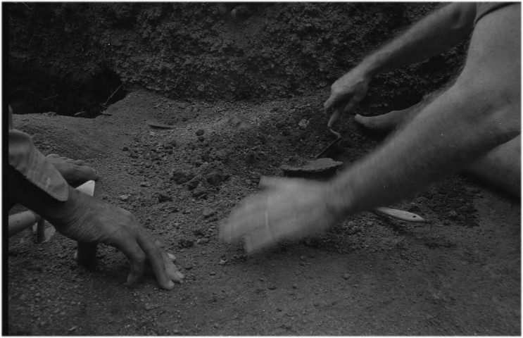 Le Lorrain, site archéologique Vivé. Entreprise d'opération de fouilles : excavation de matériel archéologique