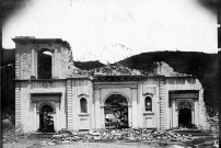Saint-Pierre. Ruines de la cathédrale après l'éruption du 8 mai