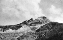 Le Mont Pelé. Sommet et vallée des avalanches supérieure