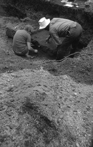 Le Lorrain, site archéologique Vivé. Entreprise d'opération de fouilles : excavation de matériel archéologique