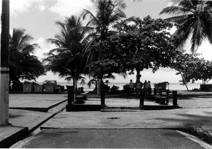 Schoelcher. Fonds Lahaye : bord de mer